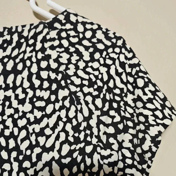 LOFT Short Sleeve Dress Women's Size 8 Black White Stretch Pullover Animal Print - Picture 7 of 8